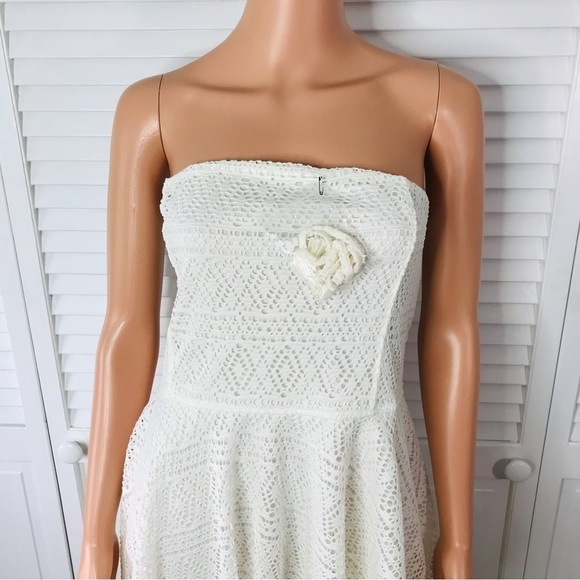 EXPRESS White Eyelet Strapless Dress Size Large - Picture 2 of 7